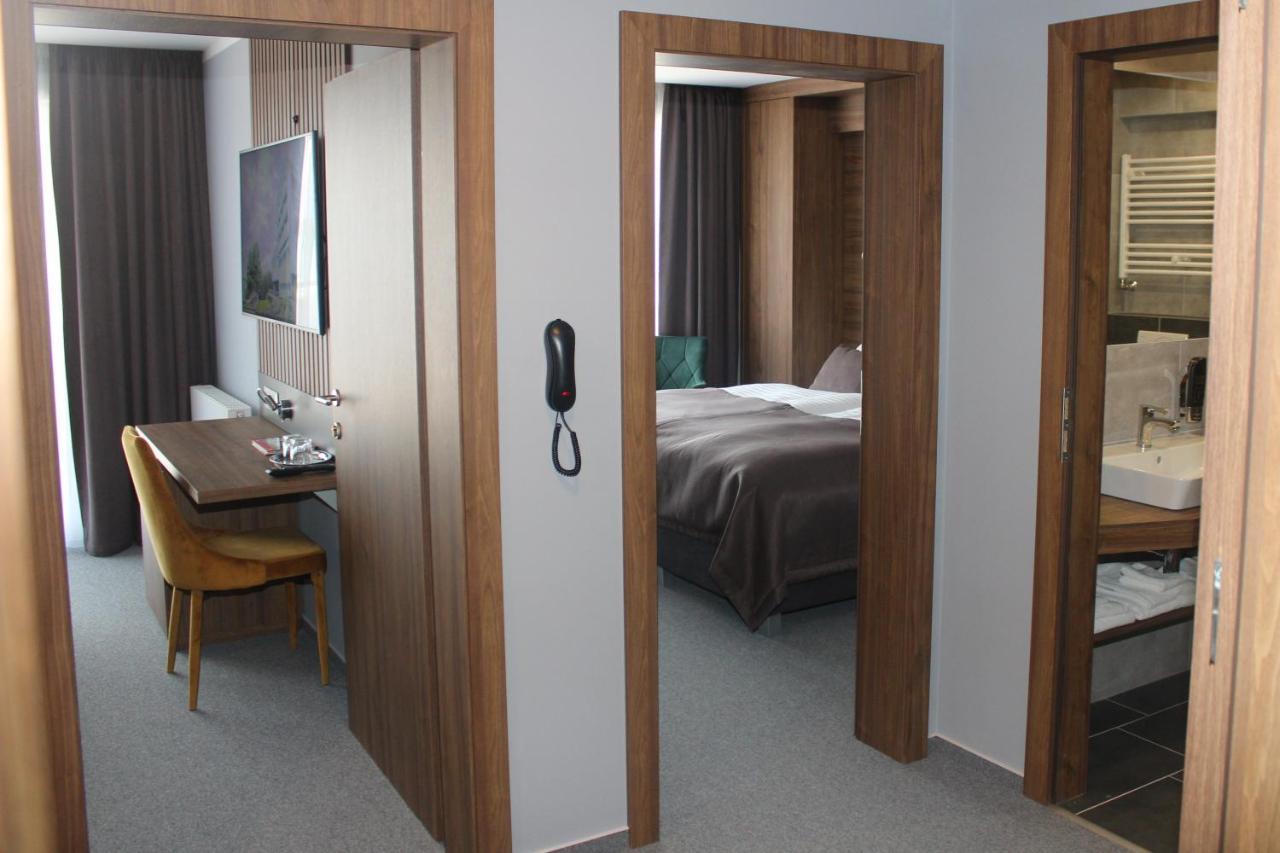 Hotel Eurobus คาลูชา ภายนอก รูปภาพ