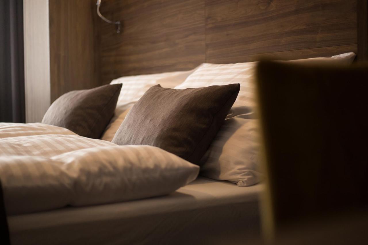 Hotel Eurobus คาลูชา ภายนอก รูปภาพ