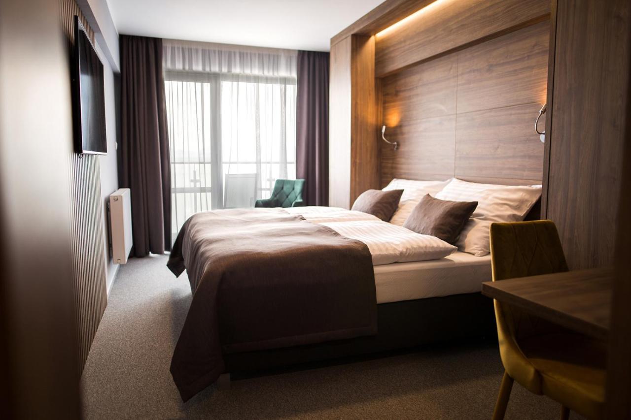 Hotel Eurobus คาลูชา ภายนอก รูปภาพ